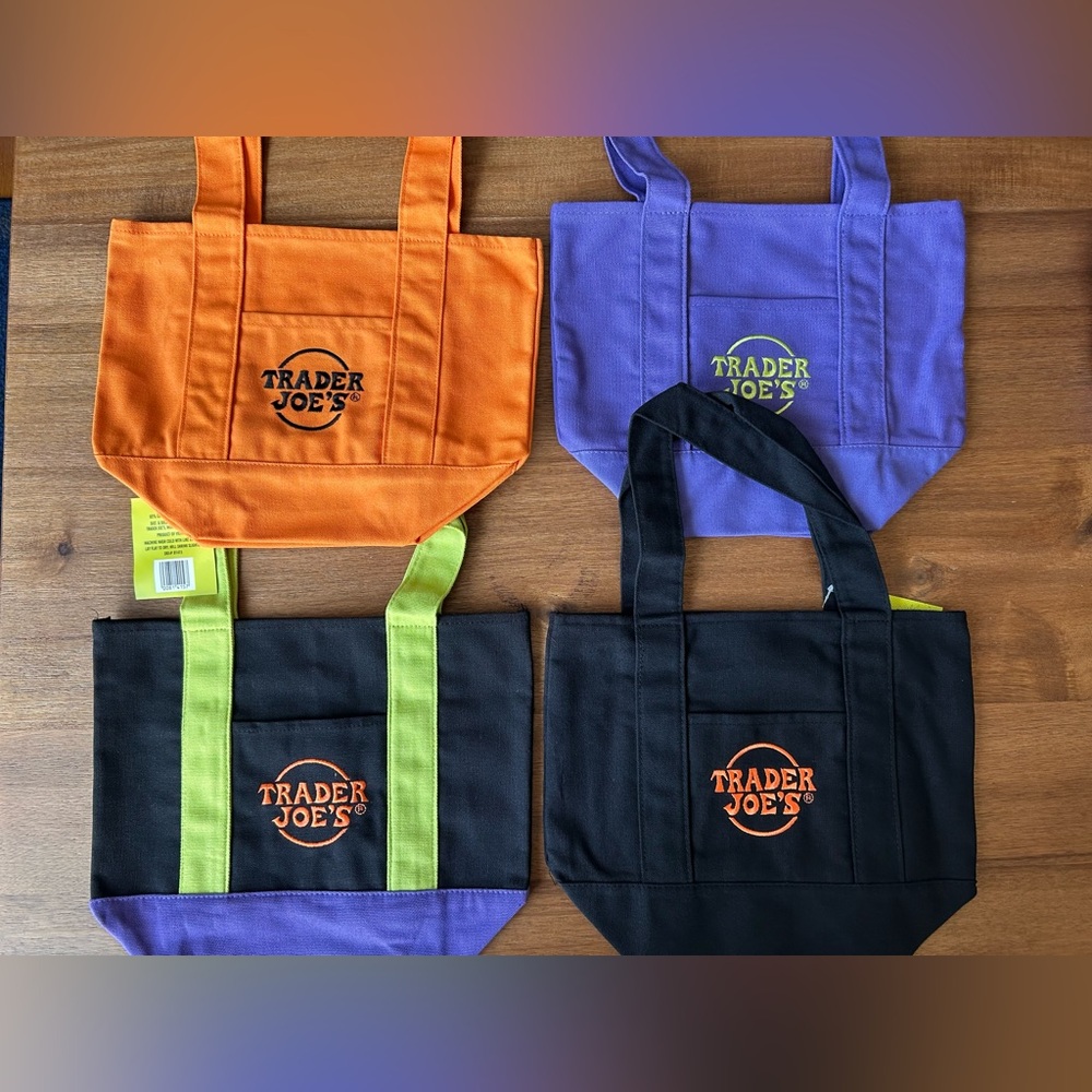NWT Trader Joe’s Halloween Mini Tote Bags Set of 4